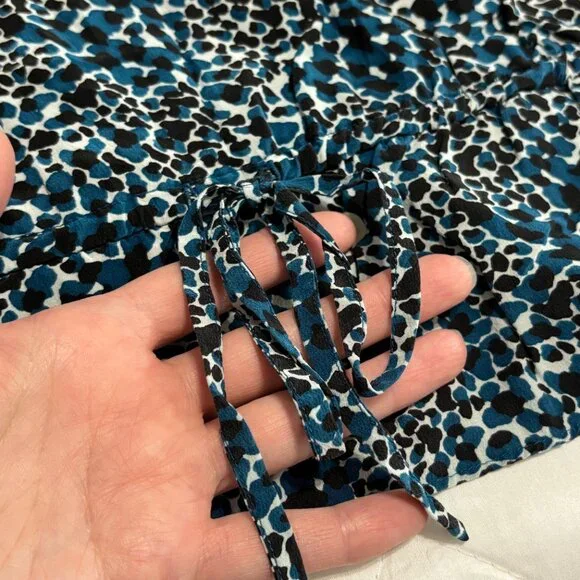 Alfani Petite 12P Silk Sleeveless Blouse Blue Black‎ Animal Print Ruffle Top - Picture 4 of 10